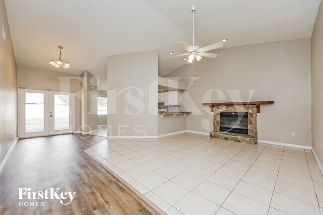 4718 Westwind Dr in Plant City, FL - Foto de edificio - Building Photo