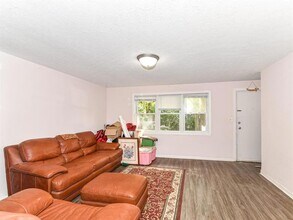 636 E 108th St, Unit A in Indianapolis, IN - Foto de edificio - Building Photo