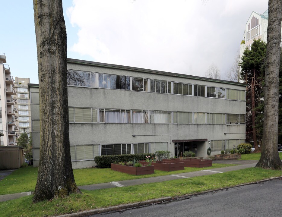 Birch Apartments in Vancouver, BC - Building Photo