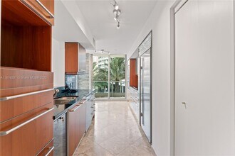 1331 Brickell Bay Dr, Unit 308 in Miami, FL - Building Photo - Building Photo