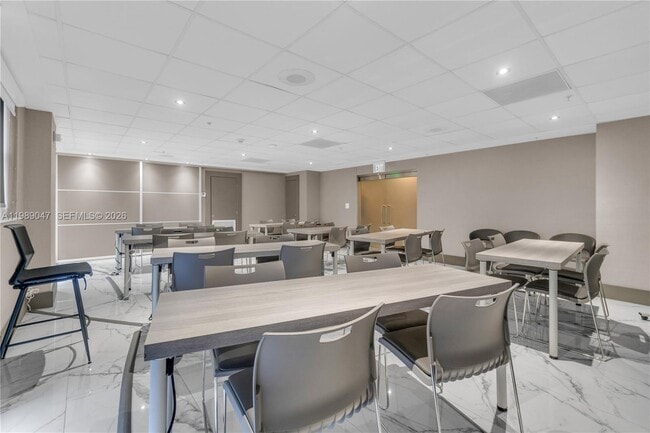 185 SE 14th Ter, Unit 1611 in Miami, FL - Foto de edificio - Building Photo