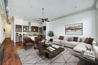 2510 Travis St in Houston, TX - Building Photo - Building Photo