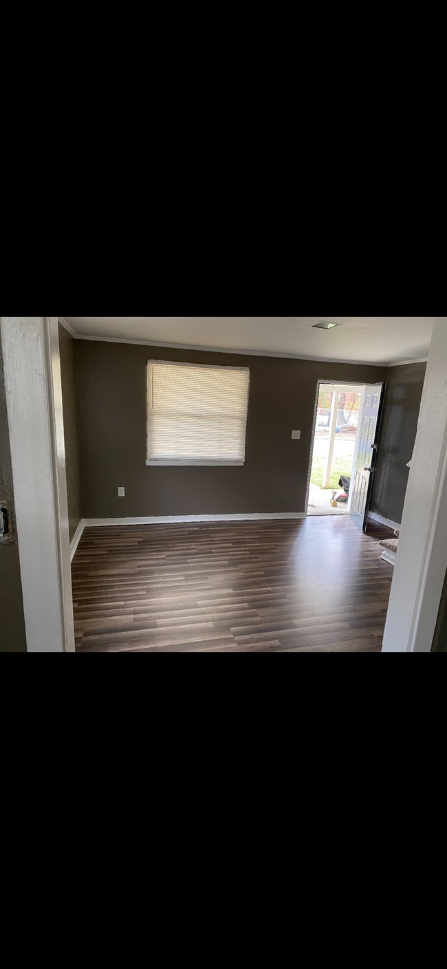 4951 Hillsboro Ave in Charlotte, NC - Building Photo - Building Photo