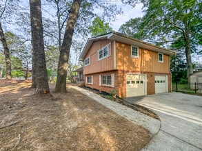 829 North Ave in Forest Park, GA - Building Photo - Building Photo