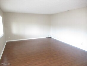 4605 Bayshore Dr in Naples, FL - Building Photo - Building Photo