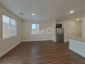 80 Cabaletta Ln in Henderson, NV - Building Photo - Building Photo