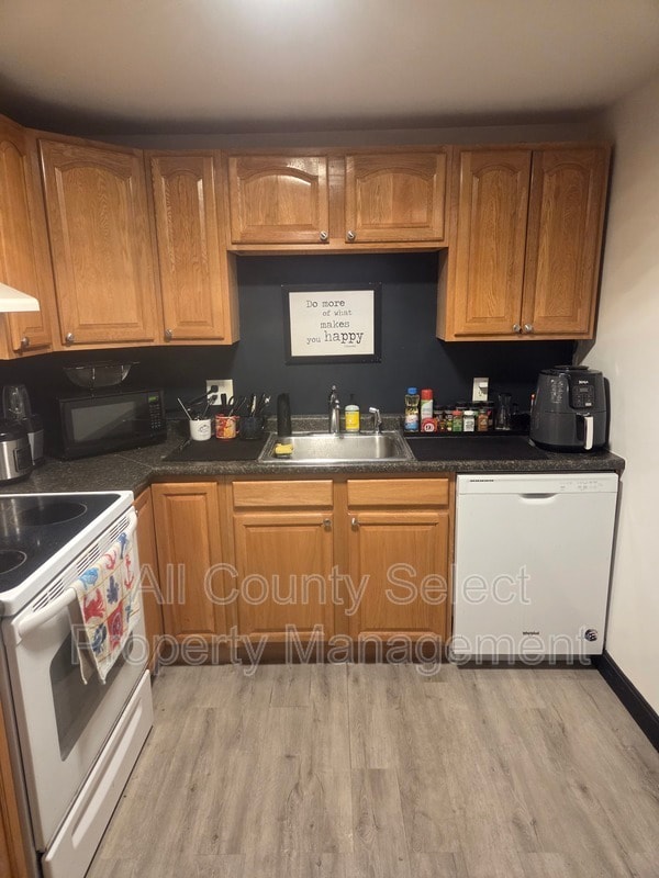 14 Woodman Way in Newburyport, MA - Building Photo - Building Photo