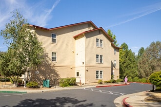 Cottonwood Senior Apartments in Placerville, CA - Foto de edificio - Primary Photo