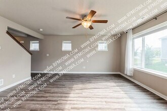 768 NE Macey Way in Waukee, IA - Building Photo - Building Photo
