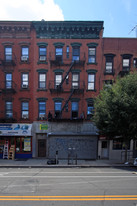1079 Manhattan Ave in Brooklyn, NY - Building Photo