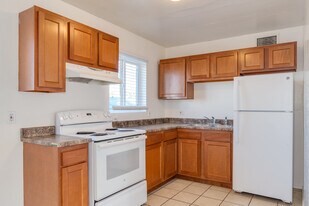 Glendale West in Glendale, AZ - Building Photo