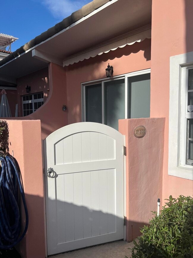 142 Peruvian Ave in Palm Beach, FL - Building Photo - Building Photo