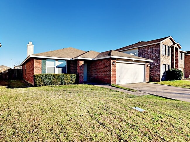 3956 Foxhound Ln in Fort Worth, TX - Building Photo - Building Photo