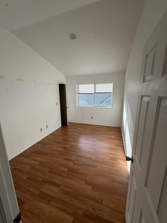 310 First St, Unit 2 in Gypsum, CO - Foto de edificio - Building Photo