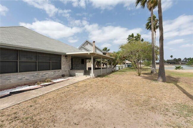 2701 Ashley Ct in Pharr, TX - Foto de edificio - Building Photo