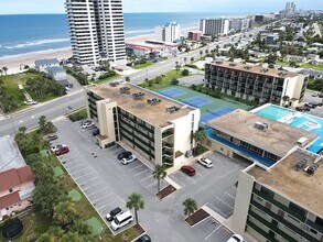 1441 N Atlantic Ave in Daytona Beach, FL - Building Photo - Building Photo