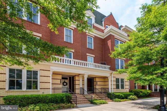 property at 2406 Potomac Ave