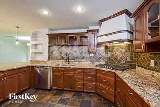 321 Redstone St in Las Vegas, NV - Building Photo - Building Photo