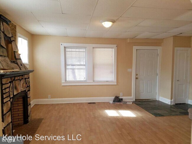 1 N Ellamont St photo'