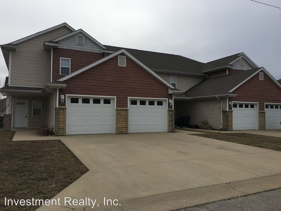 117 Andrews Dr in St. Robert, MO - Building Photo