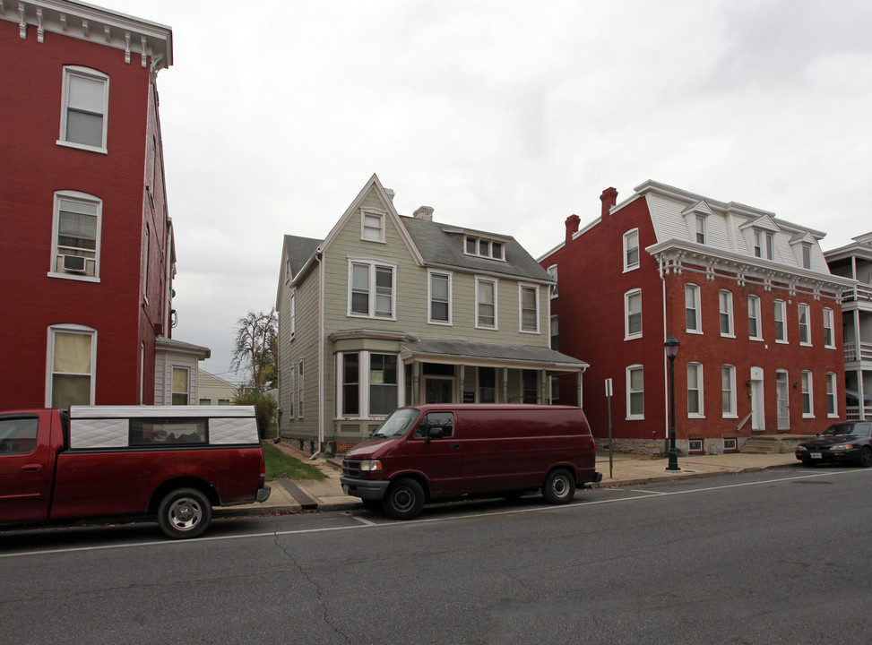 51 E Antietam St in Hagerstown, MD - Building Photo