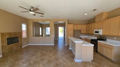 13798 Oasis Dr in Desert Hot Springs, CA - Building Photo - Building Photo