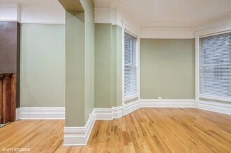 927 W Newport Ave in Chicago, IL - Building Photo - Building Photo