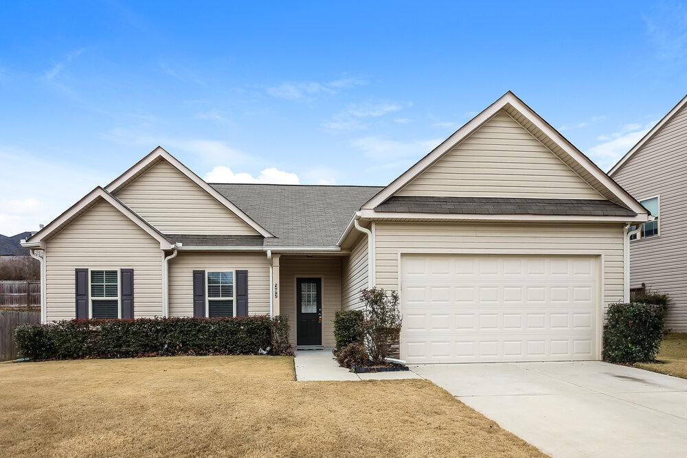 392 Pinnacle Dr. in Winder, GA - Building Photo