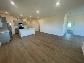 7469 Capstone Dr in Reno, NV - Building Photo - Building Photo