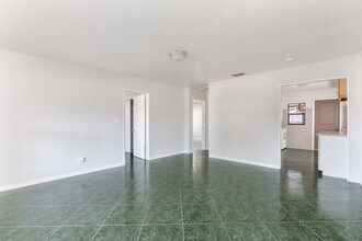 450 NE 56th St in Fort Lauderdale, FL - Foto de edificio - Building Photo