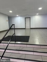 5801 Quantrell Ave in Alexandria, VA - Building Photo