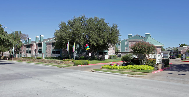 Ridgecrest At Hulen Bend in Fort Worth, TX - Building Photo - Building Photo