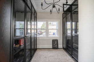 714 Villa St in Elgin, IL - Building Photo - Building Photo