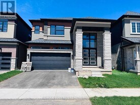 10 Waldron St in Brantford, ON - Building Photo