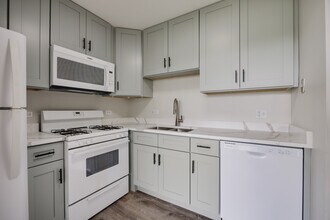 117 Gant Cir in Streamwood, IL - Building Photo - Building Photo