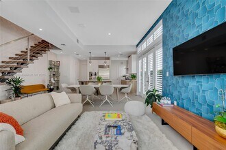 3404 Ponce de Leon in Coral Gables, FL - Building Photo - Building Photo