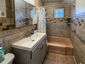 8 West Side Ave in Jersey City, NJ - Building Photo - Building Photo