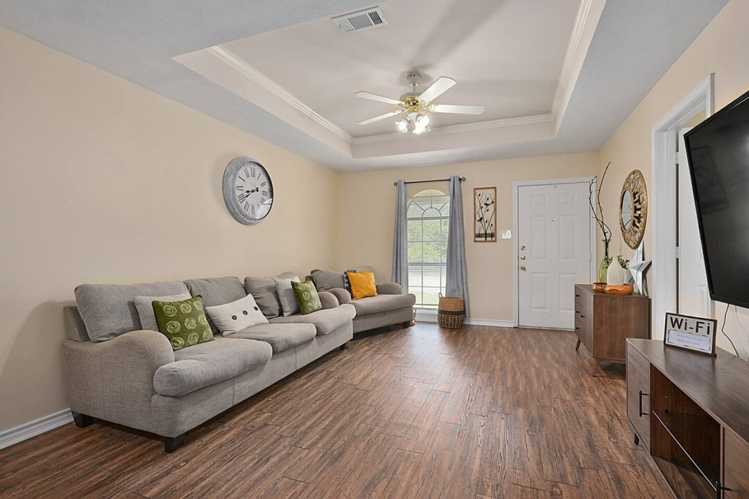 2015 Colgate Dr in College Station, TX - Foto de edificio