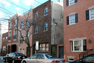 753 S 9th St in Philadelphia, PA - Foto de edificio - Building Photo