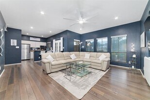 5000 Milwee St in Houston, TX - Building Photo