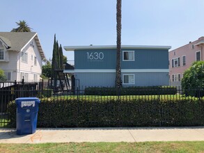 1630 S Gramercy Pl in Los Angeles, CA - Building Photo - Building Photo