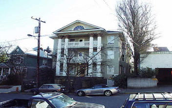 The Clifton Apartments in Portland, OR - Building Photo - Building Photo