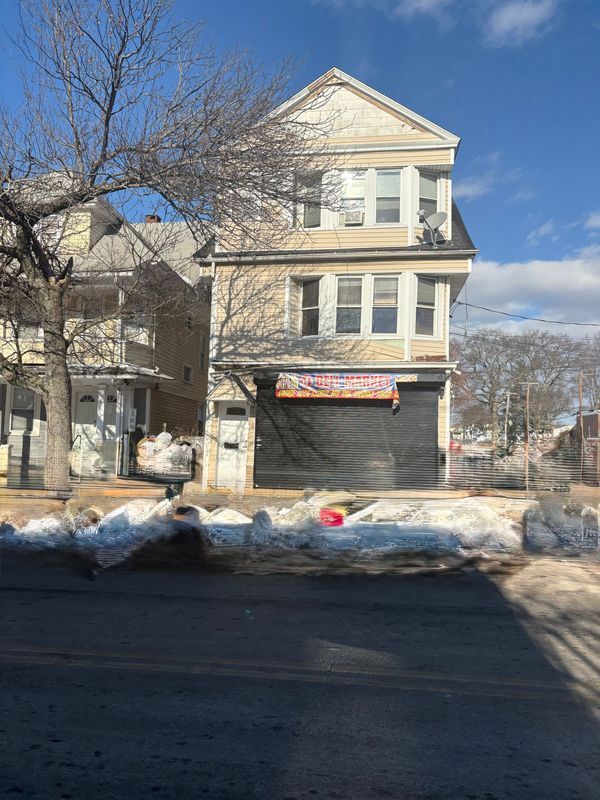 property at 252 Maplewood Ave