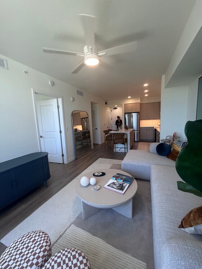 91 NW 26th St, Unit A32 in Miami, FL - Building Photo - Building Photo