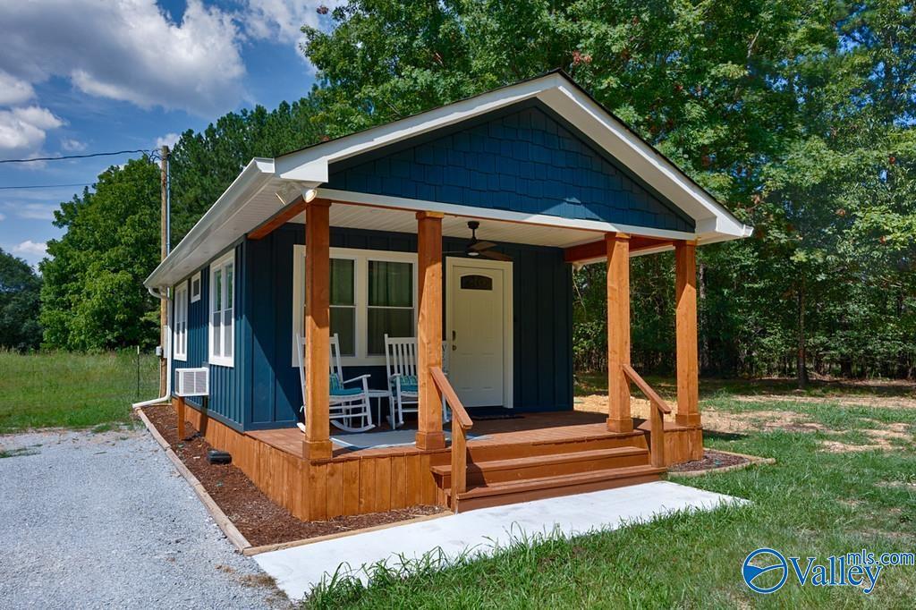 61 Ball Park Rd in Laceys Spring, AL - Building Photo