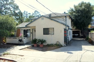 1516 Lincoln Ave in San Rafael, CA - Foto de edificio - Building Photo