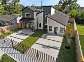 4214 Clover St in Houston, TX - Building Photo