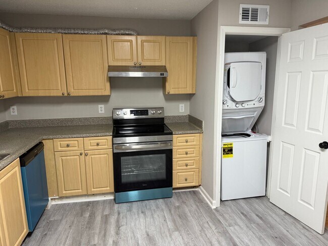 3665 Chestnut Dr in Doraville, GA - Building Photo - Building Photo