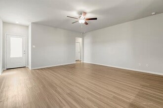 8213 Burnt Orchid Dr in Houston, TX - Building Photo - Building Photo