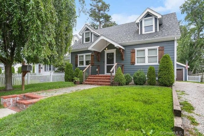 431 Knapps Hwy in Fairfield, CT - Building Photo - Building Photo